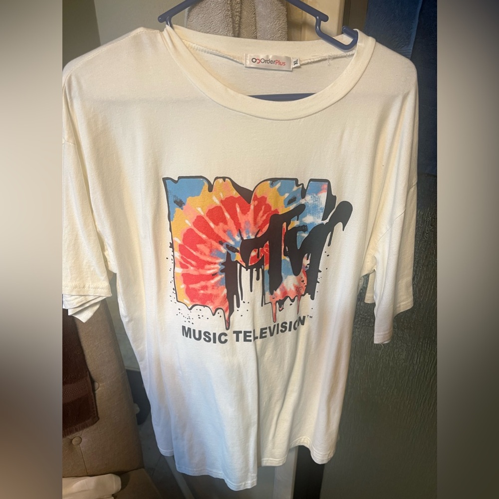 MTV T-shirt